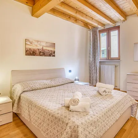 2 Bedroom Amazing In Apartment *